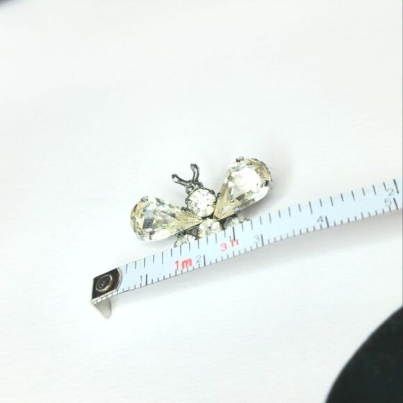 Vintage Austrian crystal silver butterfly brooch - Picture 5 of 5